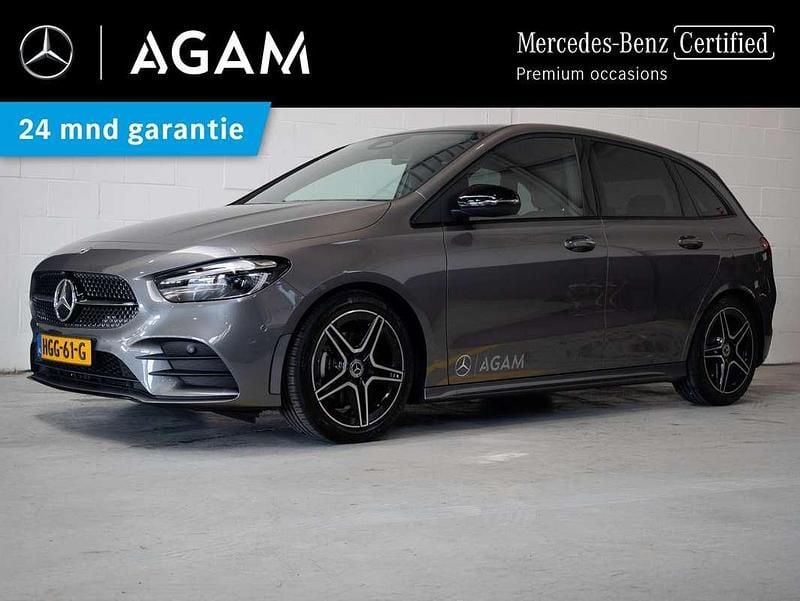 Grijs Gebruikt 2025 Mercedes B180 AMG line MPV | € 42.950 (Iets duurder) - Afbeelding 1/4