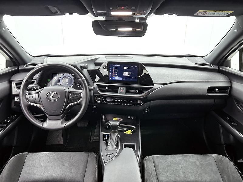 Occasion Lexus UX 184 PK (135 kW) 2024 Grijs SUV