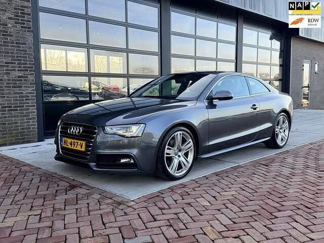 Grijs Occasion 2016 Audi A5 Sport Coupé | € 15.975 (Eerlijke prijs) - Afbeelding 1/4