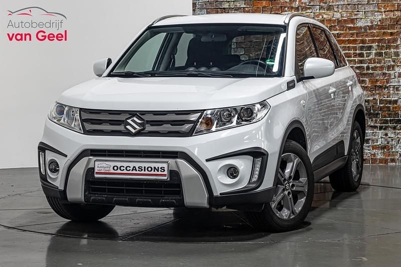 Wit Occasion 2015 Suzuki Vitara Exclusive SUV | € 14.695 (Eerlijke prijs) - Afbeelding 1/4