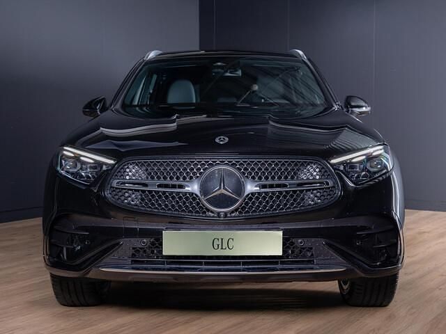 Nieuw Mercedes GLC300 Sport Edition 204 PK (150 kW) 2026 Zwart SUV
