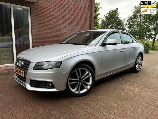 Grijs Gebruikt 2009 Audi A4 Business Sedan | € 7.499 (Eerlijke prijs) - Afbeelding 1/4