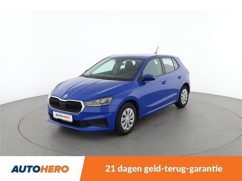 Blauw (metallic) Gebruikt 2023 Skoda Fabia Ambition Hatchback | € 15.349 (Super prijs) - Afbeelding 1/4