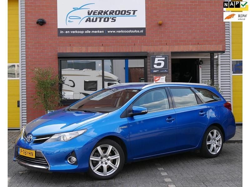 Blauw Gebruikt 2014 Toyota Auris Executive Stationwagen | € 12.950 (Goede deal) - Afbeelding 1/4