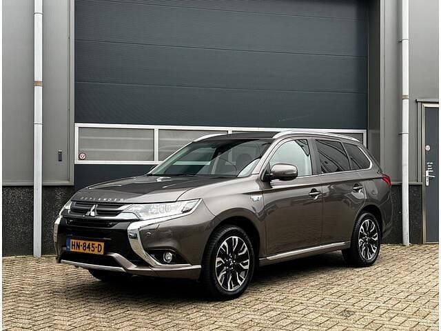Bruin Gebruikt 2015 Mitsubishi Outlander Edition SUV | € 10.950 (Eerlijke prijs) - Afbeelding 1/4