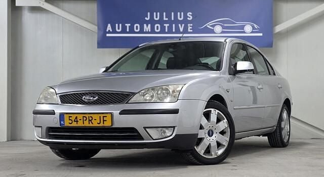 Grijs Occasion 2004 Ford Mondeo Ghia Hatchback | € 3.293 (Duur) - Afbeelding 1/3