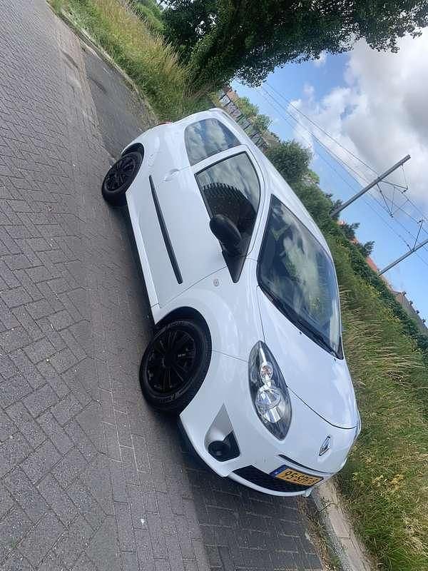 Wit Gebruikt 2011 Renault Twingo Authentique Hatchback | € 3.200 (Eerlijke prijs) - Afbeelding 1/2