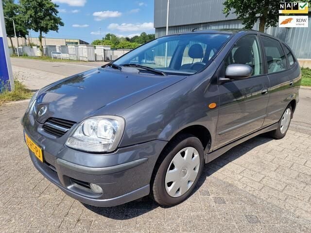 Grijs Gebruikt 2005 Nissan Almera Tino Acenta MPV | € 1.499 (Eerlijke prijs) - Afbeelding 1/4