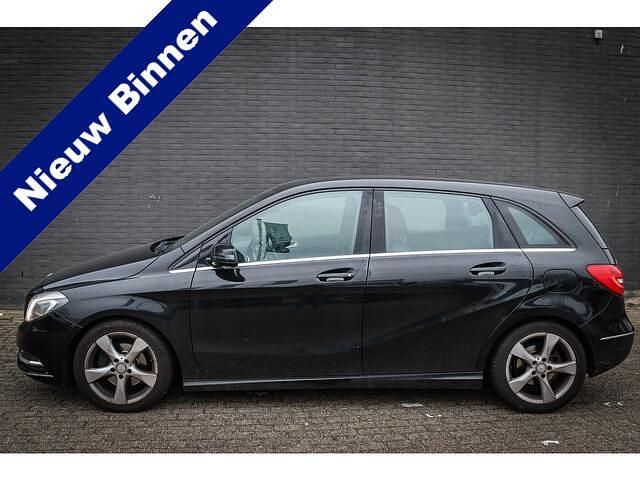 Zwart Gebruikt 2013 Mercedes B180 Prestige MPV | € 9.950 (Eerlijke prijs) - Afbeelding 1/3