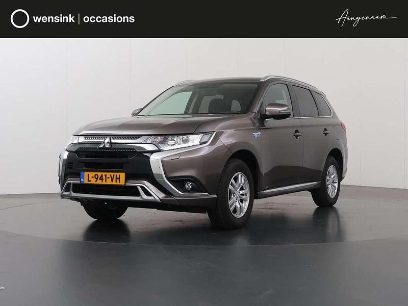 Bruin Gebruikt 2021 Mitsubishi Outlander P-HEV SUV | € 25.935 (Goede deal) - Afbeelding 1/4