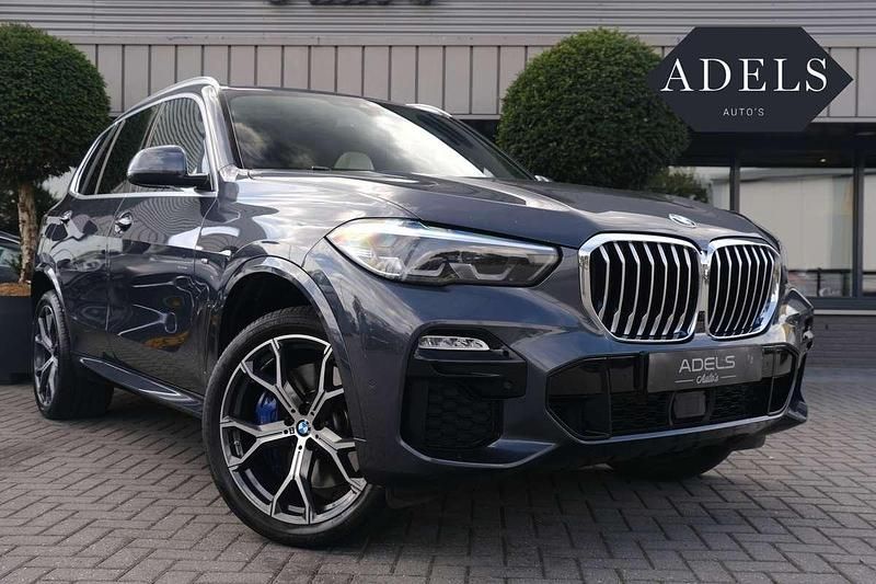 Grijs, metallic lak Gebruikt 2019 BMW X5 Executive SUV | € 48.995 - Afbeelding 1/4
