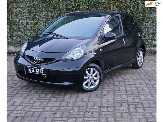 Zwart (metallic) Occasion 2006 Toyota Aygo Sport Hatchback | € 2.699 (Eerlijke prijs) - Afbeelding 1/4