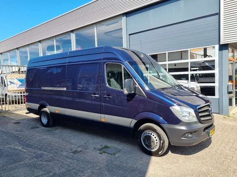 Blauw Gebruikt 2017 Mercedes Sprinter Van | € 24.950 (Goede deal) - Afbeelding 1/4