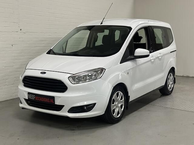 Wit Occasion 2016 Ford Tourneo Courier Titanium MPV | € 9.499 (Iets duurder) - Afbeelding 1/4