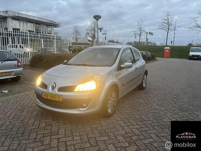 Grijs Gebruikt 2009 Renault Clio II Collection Hatchback | € 1.695 (Goede deal) - Afbeelding 1/4