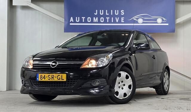 Zwart Gebruikt 2006 Opel Astra GTC Executive Hatchback | € 1.943 (Eerlijke prijs) - Afbeelding 1/2
