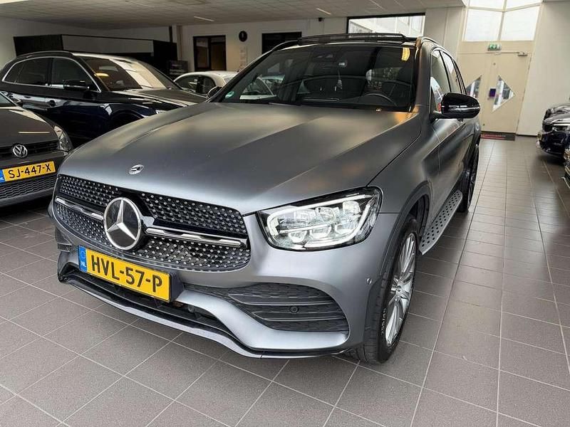 Grijs Gebruikt 2022 Mercedes GLC300e Premium SUV | € 45.950 (Iets duurder) - Afbeelding 1/4