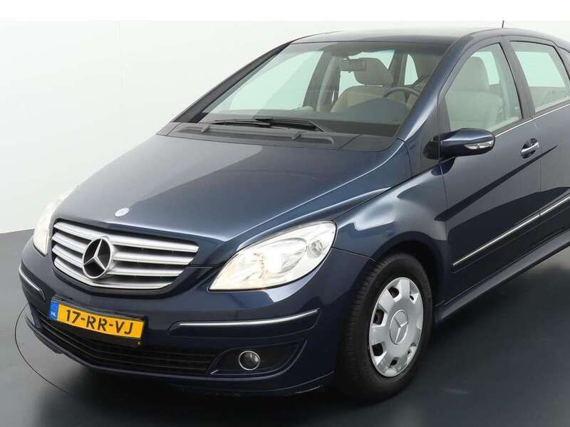 Blauw Gebruikt 2005 Mercedes 170 Sedan | € 4.950 - Afbeelding 1/4