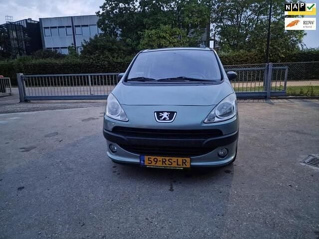 Grijs Gebruikt 2005 Peugeot 1007 Hatchback | € 1.999 (Eerlijke prijs) - Afbeelding 1/4