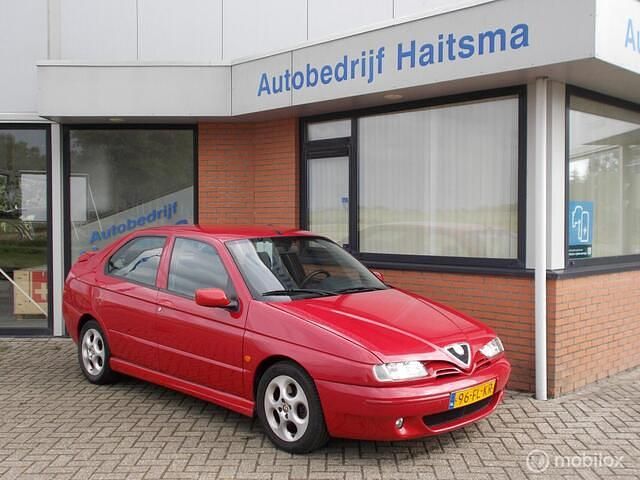 Rood Gebruikt 2000 Alfa Romeo 146 Sedan | € 2.999 - Afbeelding 1/4