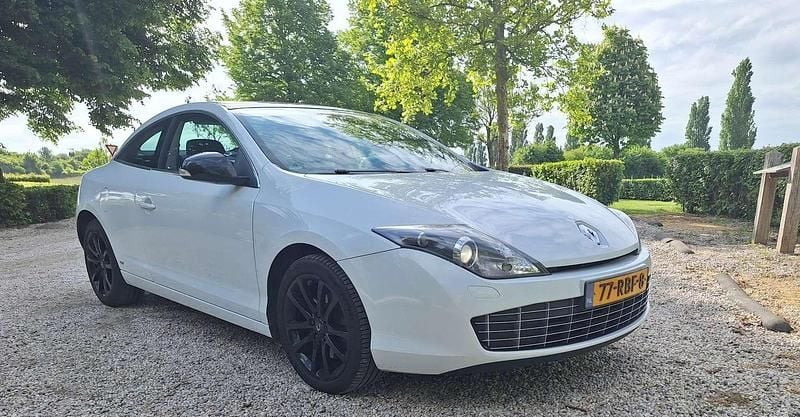 Wit Gebruikt 2011 Renault Laguna Coupé Coupé | € 6.750 - Afbeelding 1/4