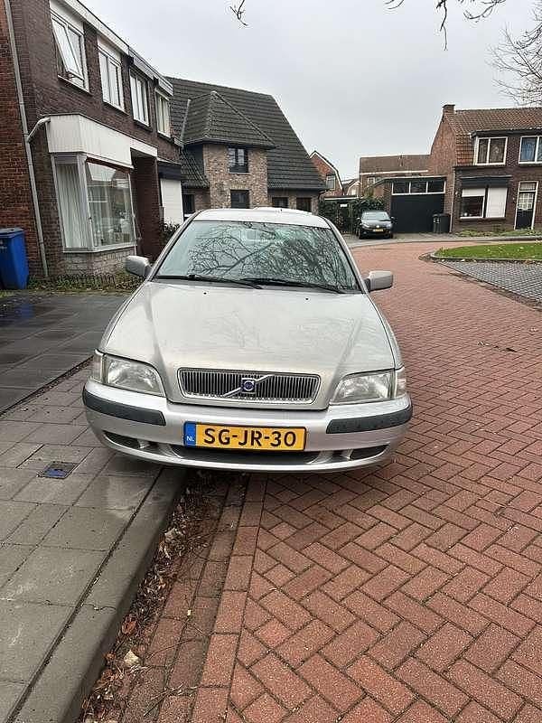 Occasion 1997 Volvo S40 Sedan | € 1.000 - Afbeelding 1/4
