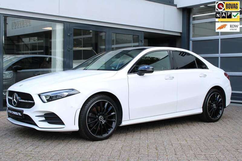 Wit Gebruikt 2023 Mercedes A250 AMG line Sedan | € 32.900 (Eerlijke prijs) - Afbeelding 1/4