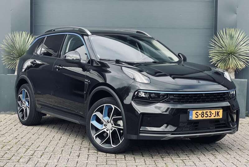 Zwart Gebruikt 2023 Lynk & Co 01 SUV | € 25.950 (Eerlijke prijs) - Afbeelding 1/4