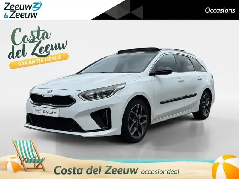 (hw2) deluxe white m Gebruikt 2021 Kia Ceed Sportswagon GT-Line Stationwagen | € 23.920 (Eerlijke prijs) - Afbeelding 1/4
