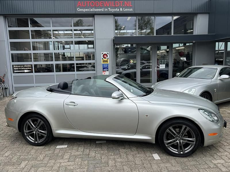 Grijs, metallic lak Gebruikt 2004 Lexus SC430 Cabriolet | € 26.950 - Afbeelding 1/4