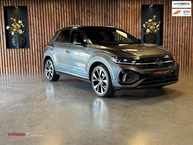 Grijs Gebruikt 2022 VW T-Roc R-line SUV | € 32.900 (Duur) - Afbeelding 1/4