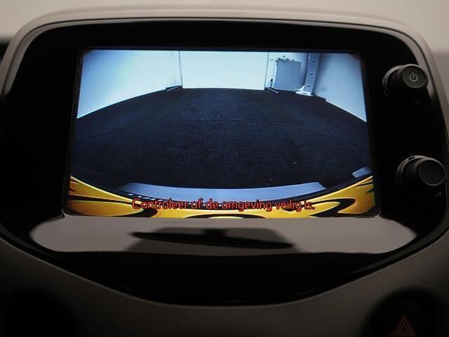 Occasion Toyota Aygo X-play 69 PK (50 kW) 2016 Grijs metallic Hatchback