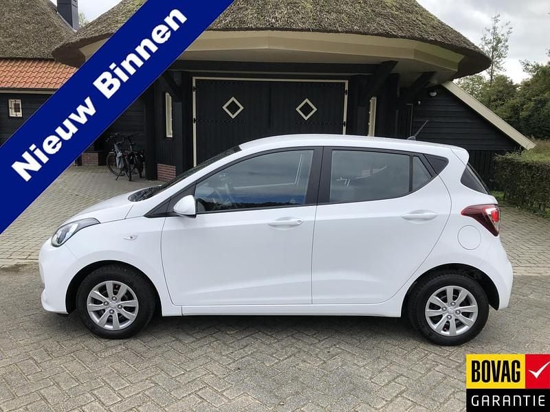 Wit Gebruikt 2018 Hyundai i10 Comfort Hatchback | € 8.450 (Eerlijke prijs) - Afbeelding 1/4