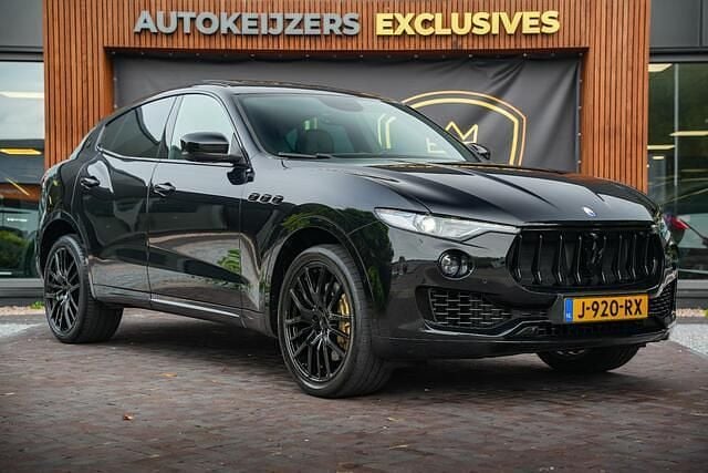 Zwart Gebruikt 2017 Maserati Levante SUV | € 54.900 (Goede deal) - Afbeelding 1/4