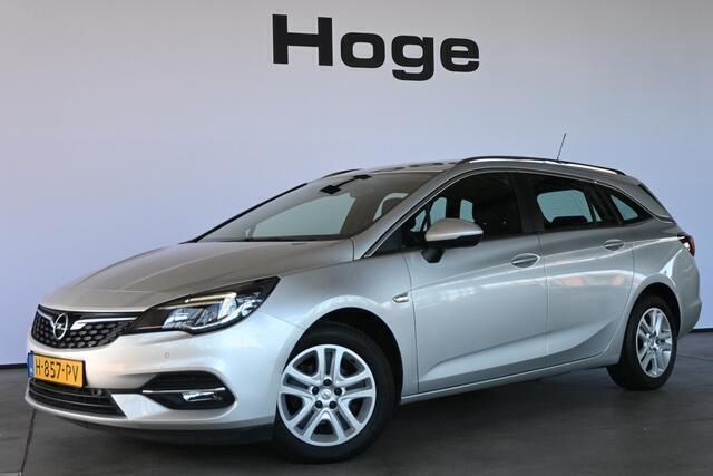Grijs, metallic lak Gebruikt 2020 Opel Astra Edition Stationwagen | € 10.940 (Goede deal) - Afbeelding 1/4