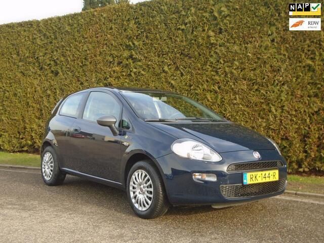 Blauw Gebruikt 2015 Fiat Punto Evo Street Hatchback | € 6.450 (Eerlijke prijs) - Afbeelding 1/4