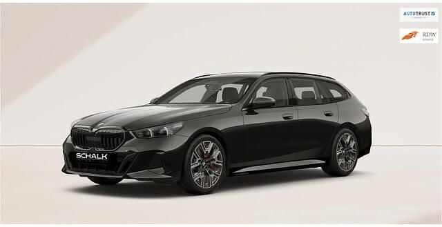 Zwart Gebruikt 2025 BMW 520 M Sport Stationwagen | € 59.950 (Goede deal) - Afbeelding 1/4