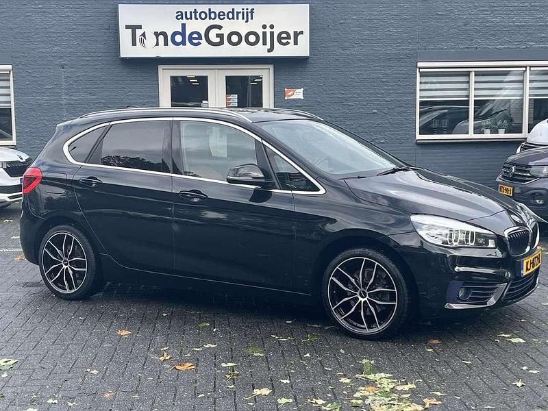 Zwart Gebruikt 2016 BMW 218 Active Tourer Executive MPV | € 15.900 (Eerlijke prijs) - Afbeelding 1/4