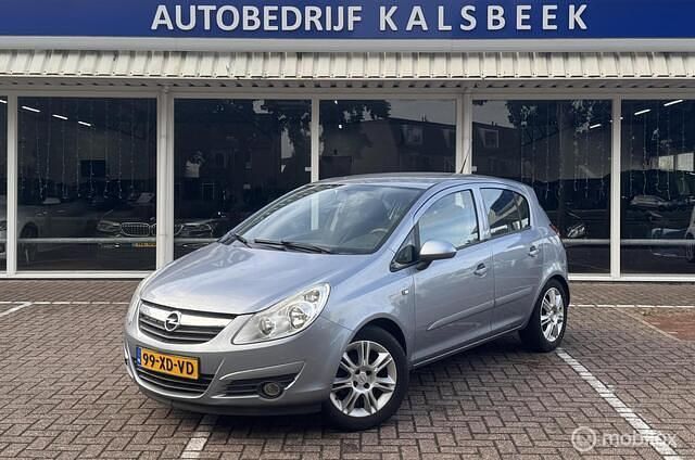 Grijs Gebruikt 2007 Opel Corsa Enjoy Hatchback | € 3.745 (Iets duurder) - Afbeelding 1/4