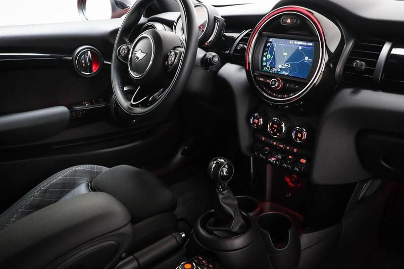 Occasion Mini Cooper Chili 2019 Oranje Hatchback