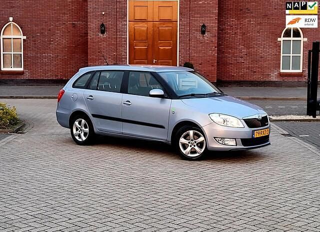 Blauw Occasion 2011 Skoda Fabia GreenLine Stationwagen | € 2.499 (Eerlijke prijs) - Afbeelding 1/4