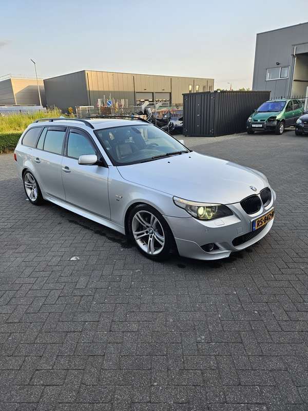 Grijs Gebruikt 2005 BMW 530 M Sport Stationwagen | € 6.500 (Goede deal) - Afbeelding 1/4