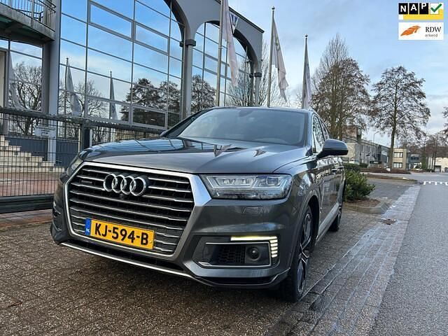 Grijs Occasion 2016 Audi Q7 Sport SUV | € 22.900 (Super prijs) - Afbeelding 1/4