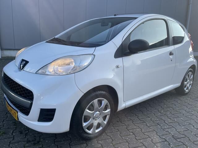 Wit Gebruikt 2012 Peugeot 107 Hatchback | € 2.499 (Eerlijke prijs) - Afbeelding 1/4