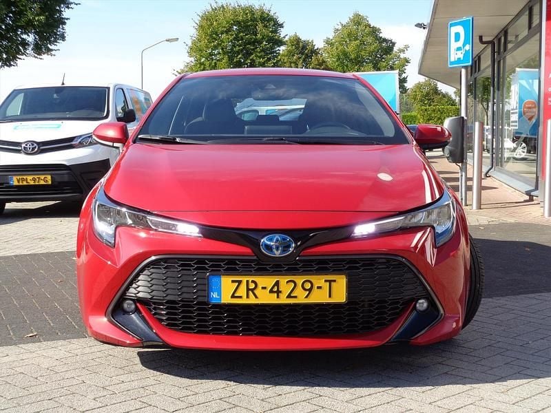 Occasion Toyota Corolla Edition 98 PK (72 kW) 2019 Rood Hatchback