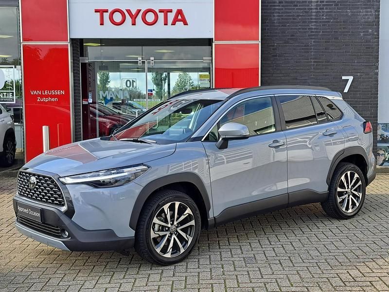 Grijs Gebruikt 2025 Toyota Corolla Cross Style SUV | € 37.400 (Goede deal) - Afbeelding 1/4