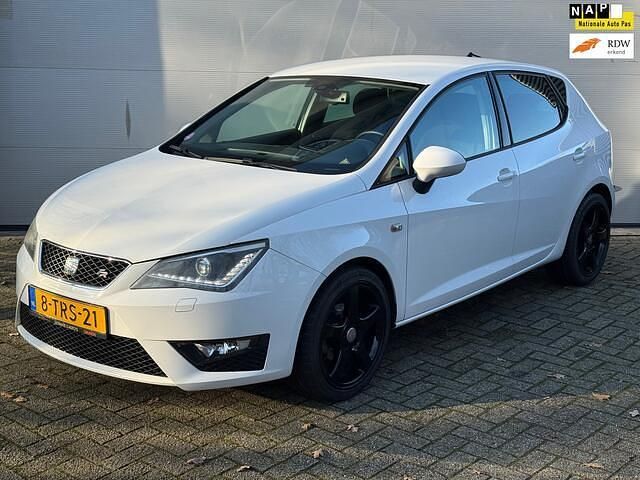 Wit Gebruikt 2014 Seat Ibiza FR Hatchback | € 7.949 (Eerlijke prijs) - Afbeelding 1/4