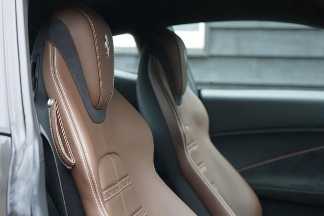 Occasion Ferrari Roma 620 PK (456 kW) 2022 Grijs (metallic) Coupé