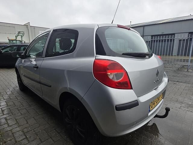 Occasion Renault Clio II 75 PK (55 kW) 2008 Grijs Hatchback