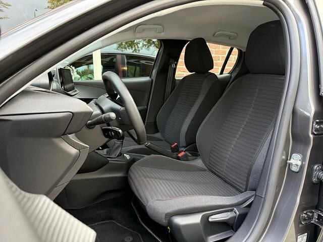 Occasion Peugeot 208 Active 75 PK (55 kW) 2023 Grijs Hatchback